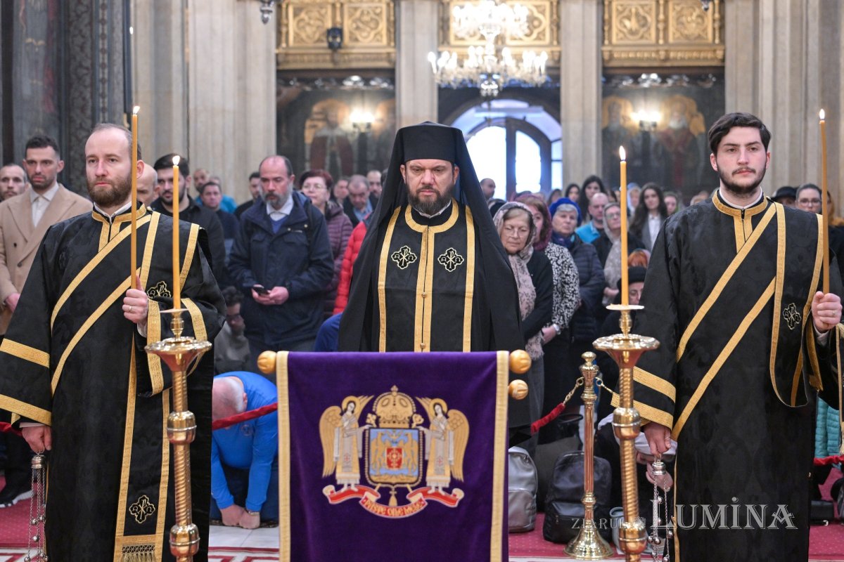 Ultima parte a Canonului cel Mare la Catedrala Patriarhală 325552