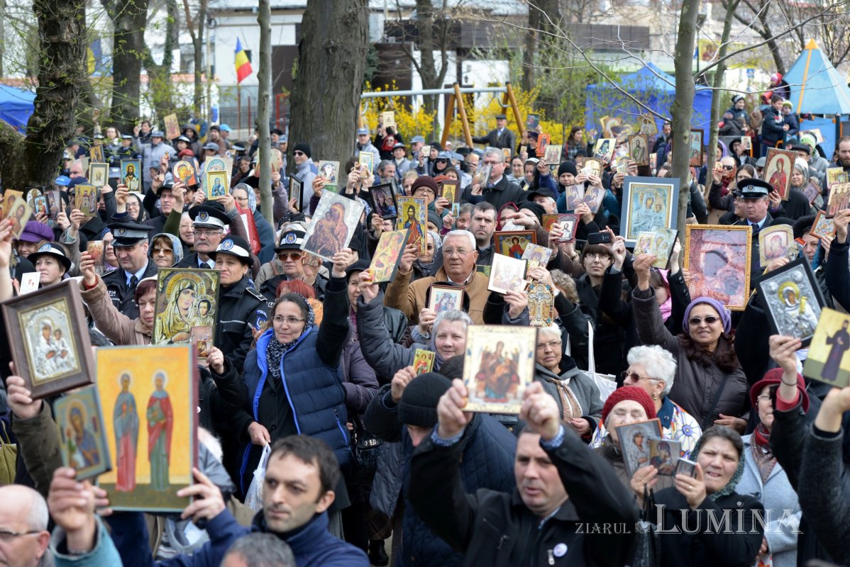 Sclipirile Luminii: Pelerinaje la Duminica Ortodoxiei 325346