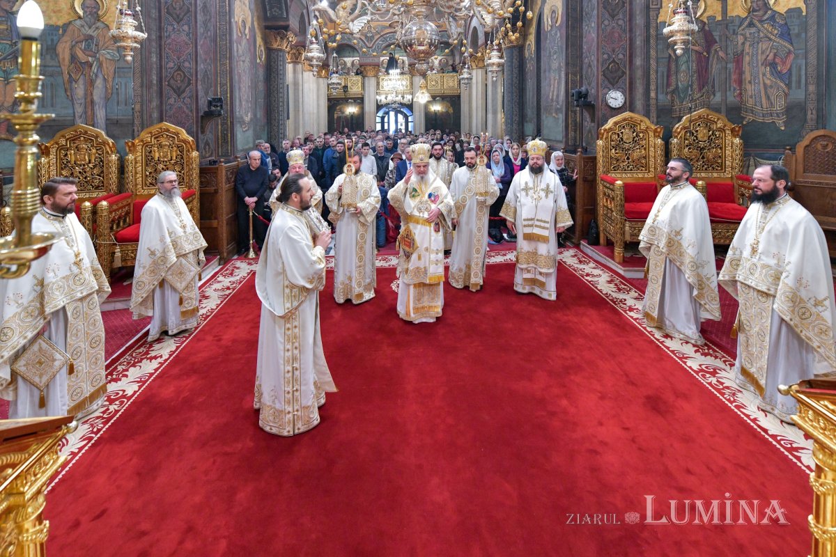 35 de ani de slujire arhierească a Patriarhului României 325476