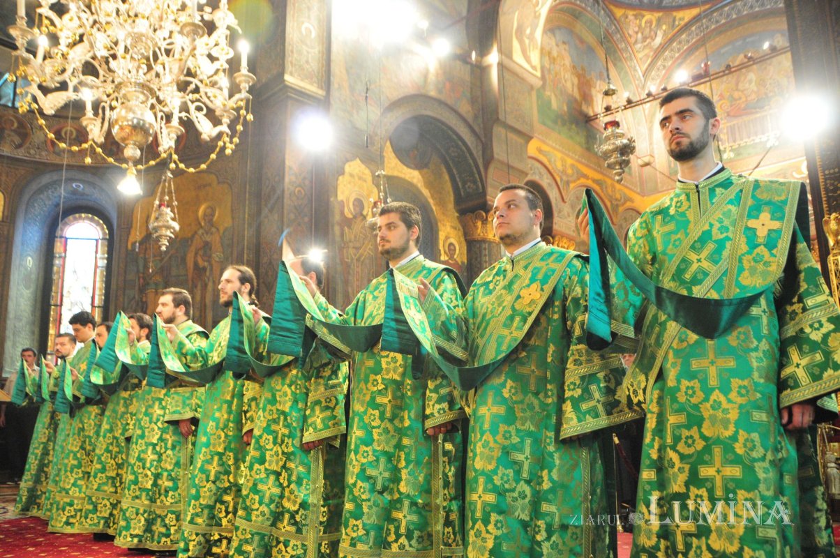 Îndemn la rugăciune pentru stingerea incendiilor de vegetație 325717