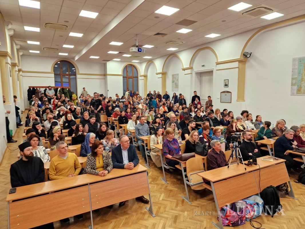 Conferință dedicată Sfântului Dumitru Stăniloae la București 325790