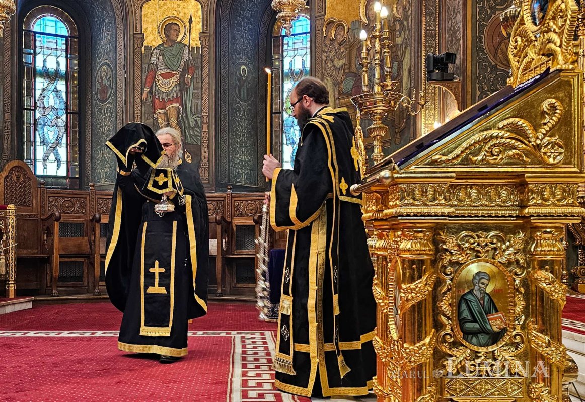 Liturghia Darurilor înainte sfinţite  325758