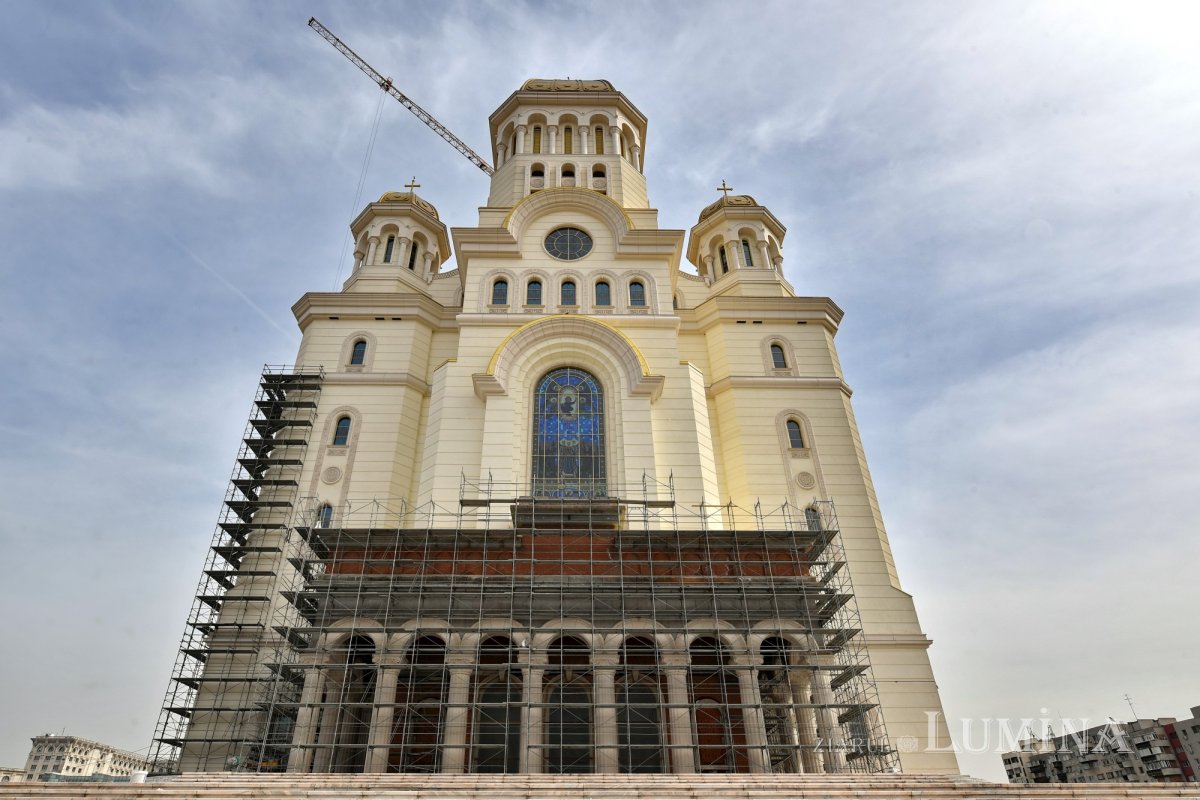 Stadiul lucrărilor de la Catedrala Națională la începutul sezonului cald 326001