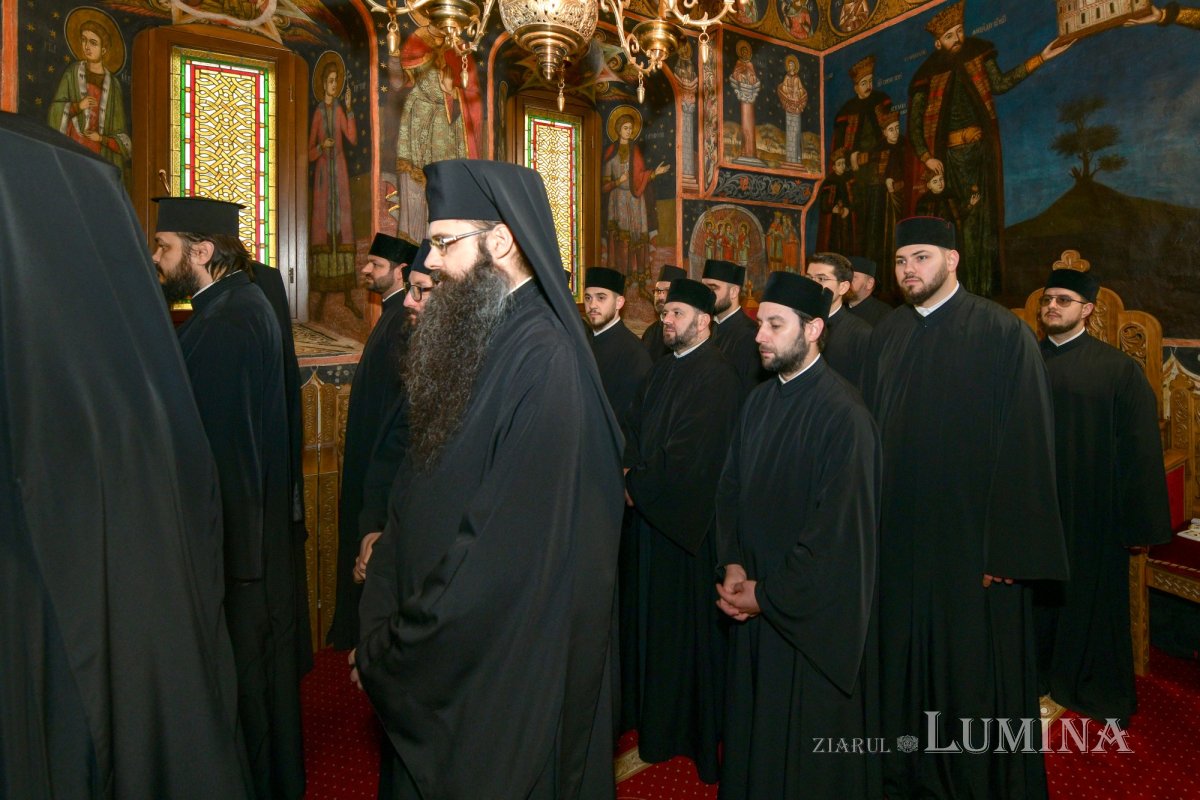 Noi duhovnici în Arhiepiscopia Bucureștilor 326293