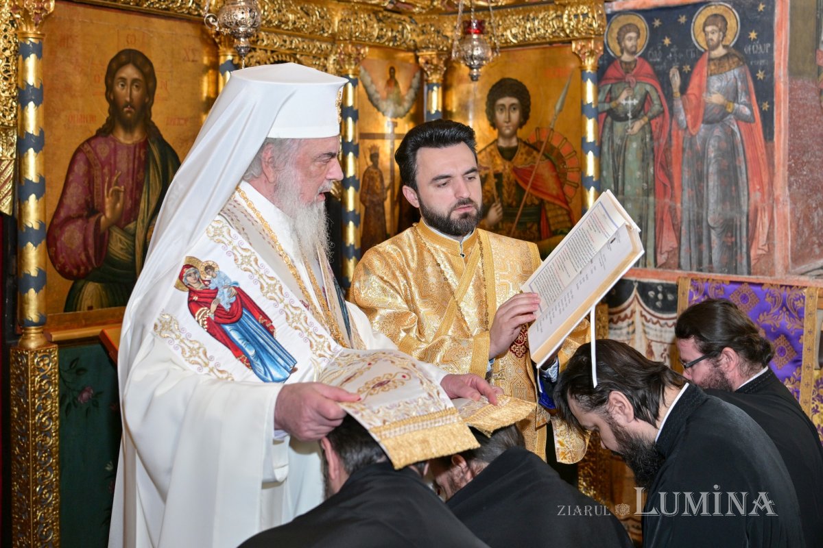 Noi duhovnici în Arhiepiscopia Bucureștilor 326300