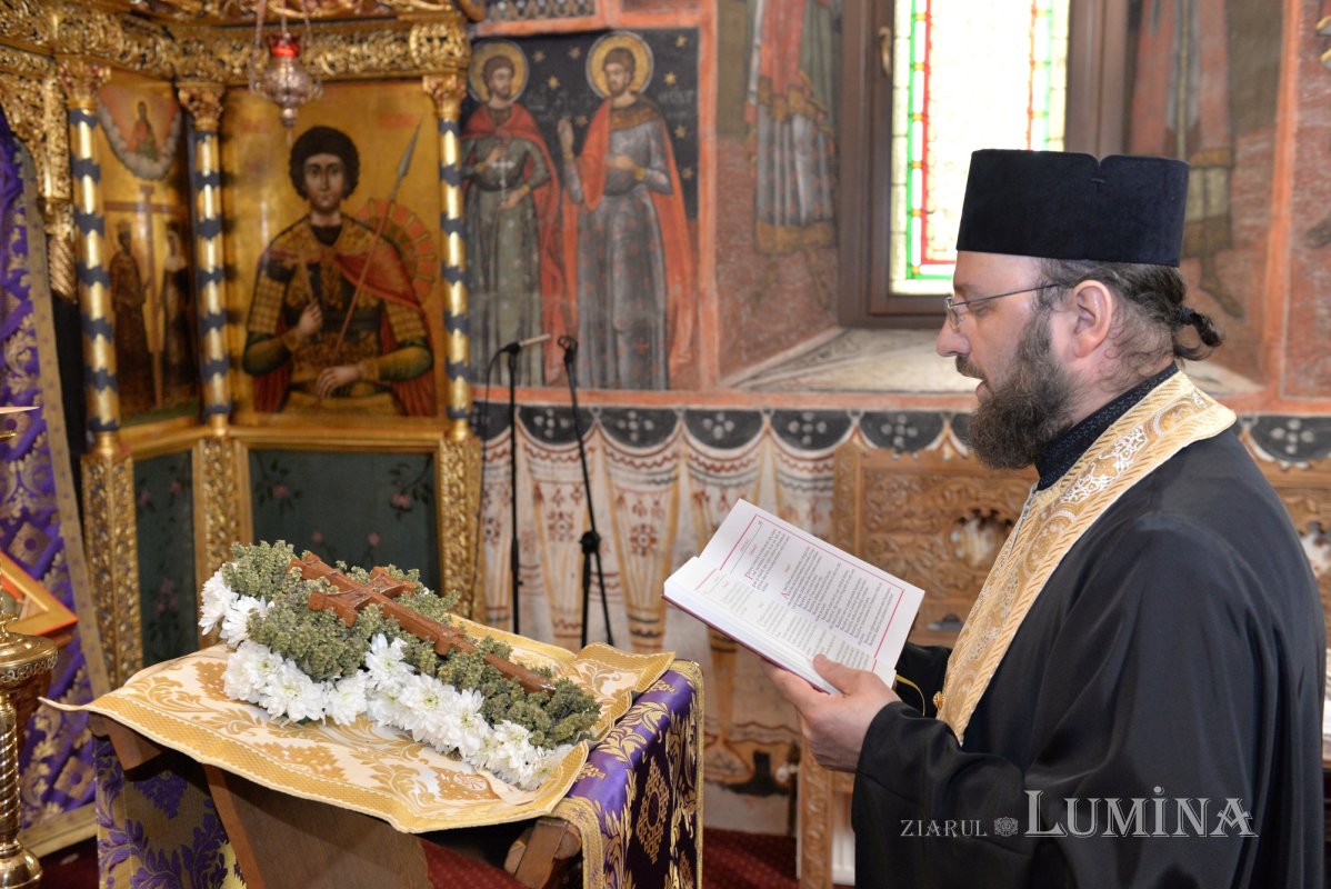 „Jertfa Crucii și slava Învierii sunt nedespărțite” 326531