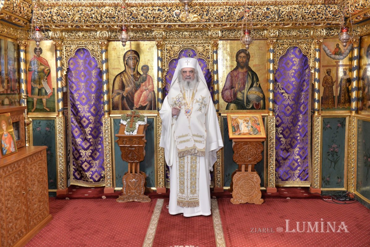 „Jertfa Crucii și slava Învierii sunt nedespărțite” 326536