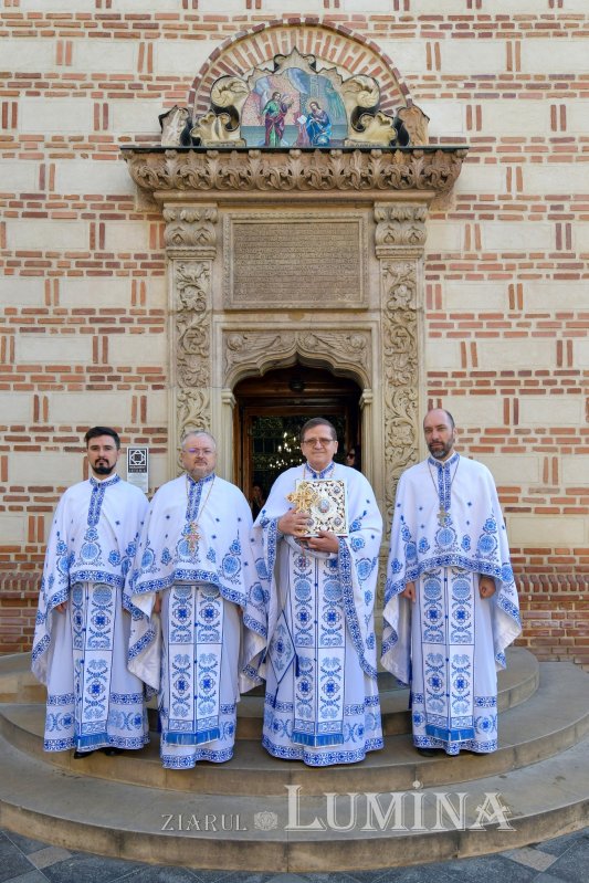 Momente de bucurie la hramul istoric al Bisericii Domnești din București 326824