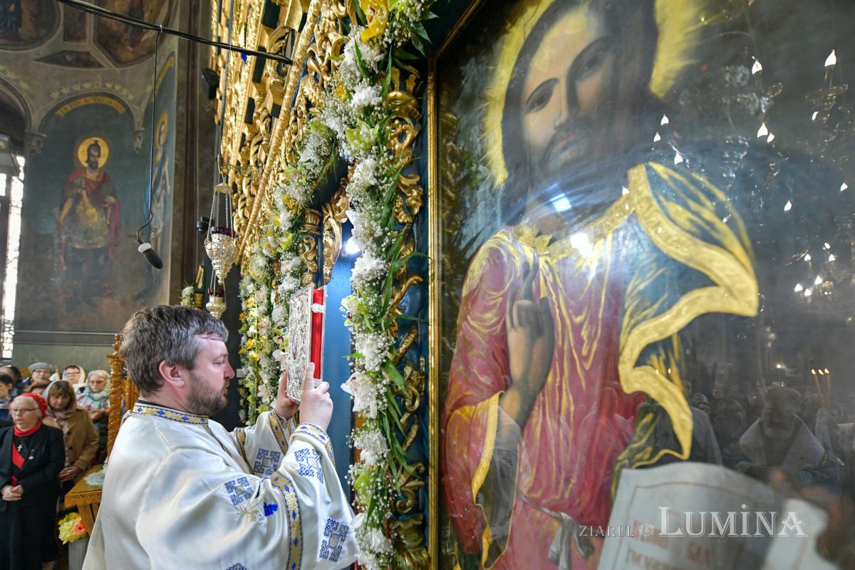Momente de bucurie la hramul istoric al Bisericii Domnești din București 326842