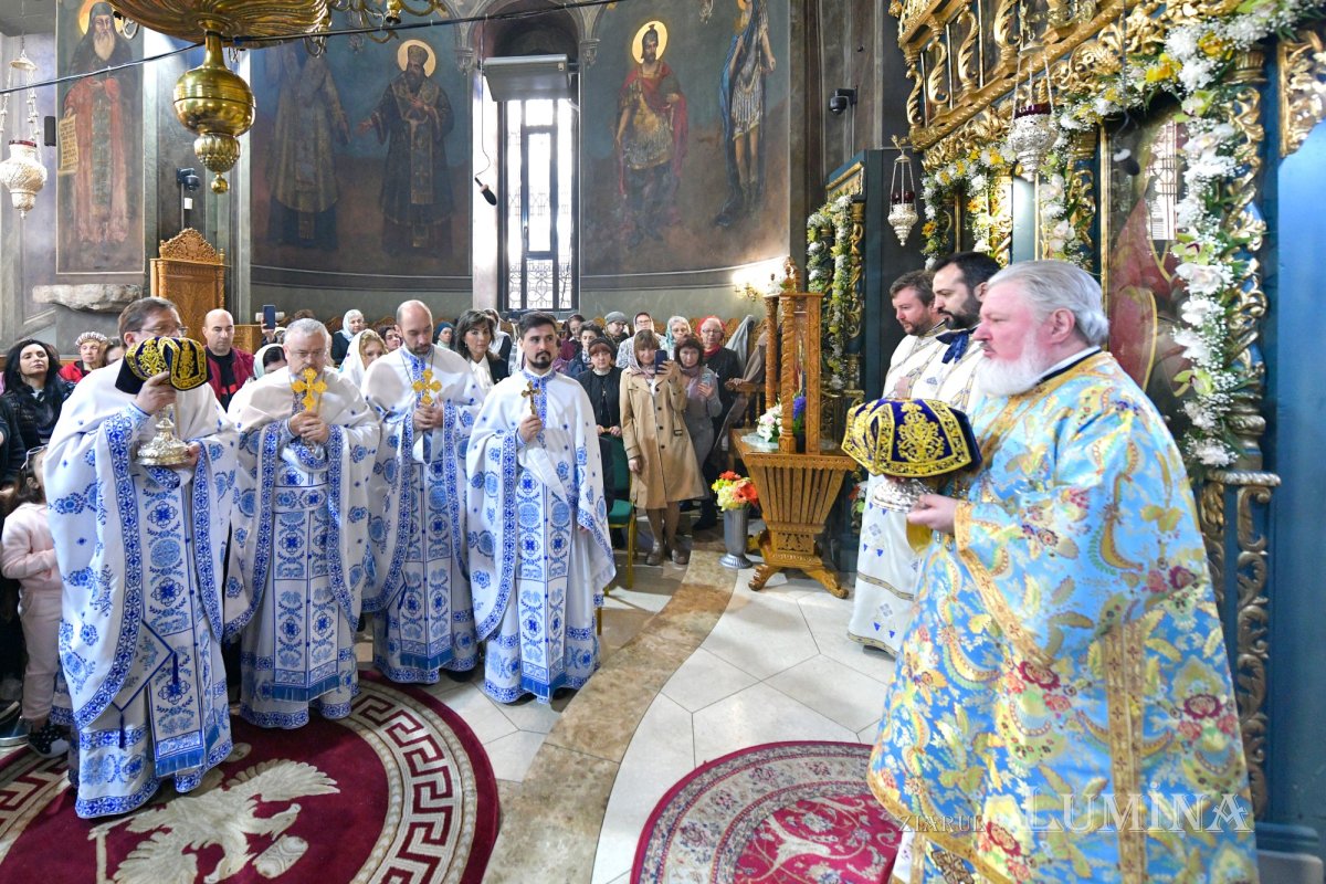 Momente de bucurie la hramul istoric al Bisericii Domnești din București 326860