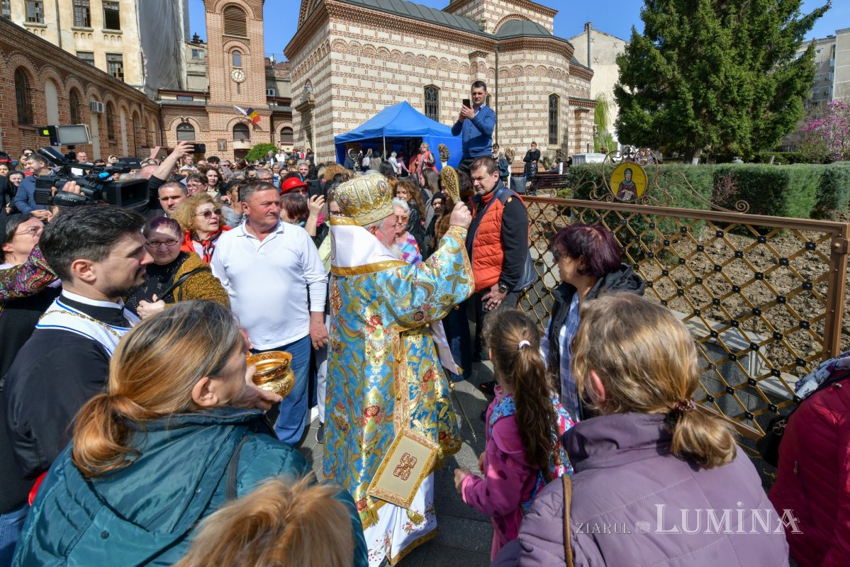 Momente de bucurie la hramul istoric al Bisericii Domnești din București 326869