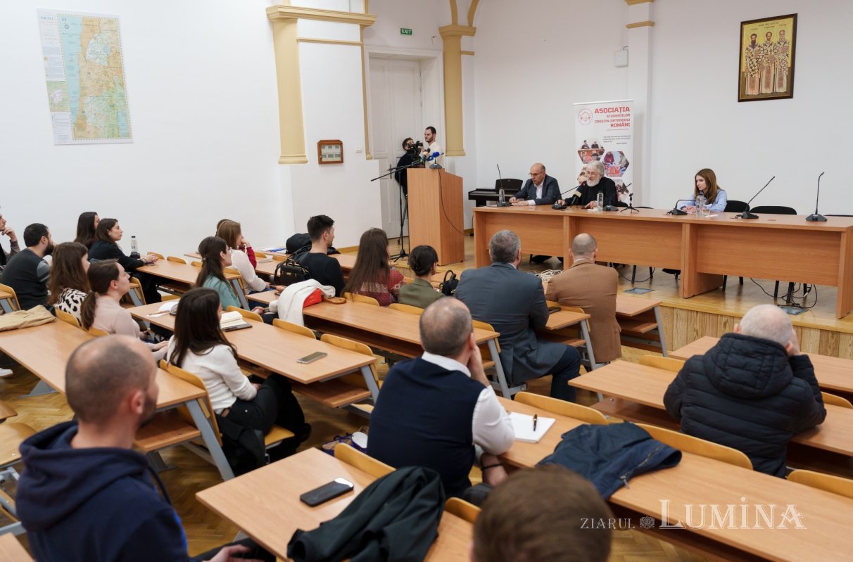 Conferință ASCOR dedicată tinerilor în București 327161