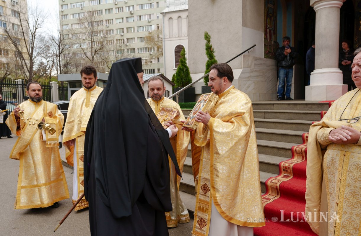 Hirotonie întru preot la Parohia „Sfântul Dumitru”-Colentina 327307
