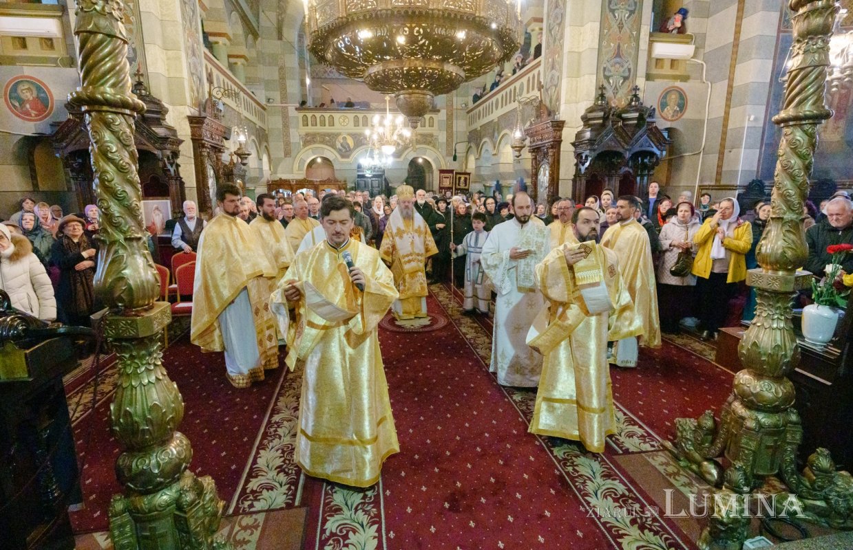 Hirotonie întru preot la Parohia „Sfântul Dumitru”-Colentina 327311