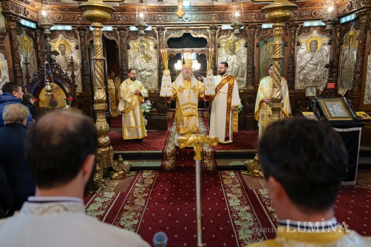 Hirotonie întru preot la Parohia „Sfântul Dumitru”-Colentina 327315