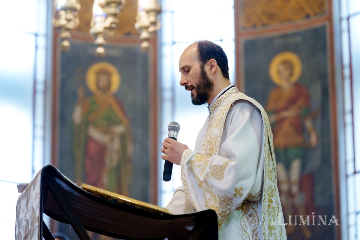 Hirotonie întru preot la Parohia „Sfântul Dumitru”-Colentina 327318