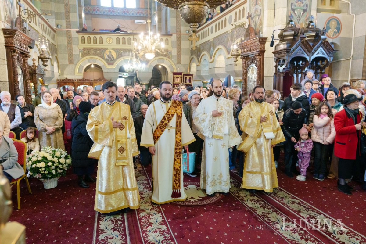 Hirotonie întru preot la Parohia „Sfântul Dumitru”-Colentina 327322