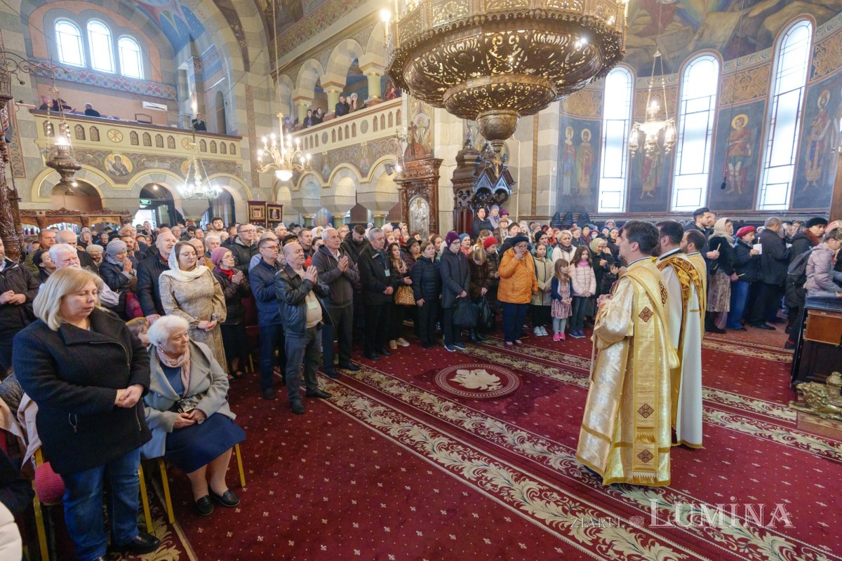 Hirotonie întru preot la Parohia „Sfântul Dumitru”-Colentina 327330