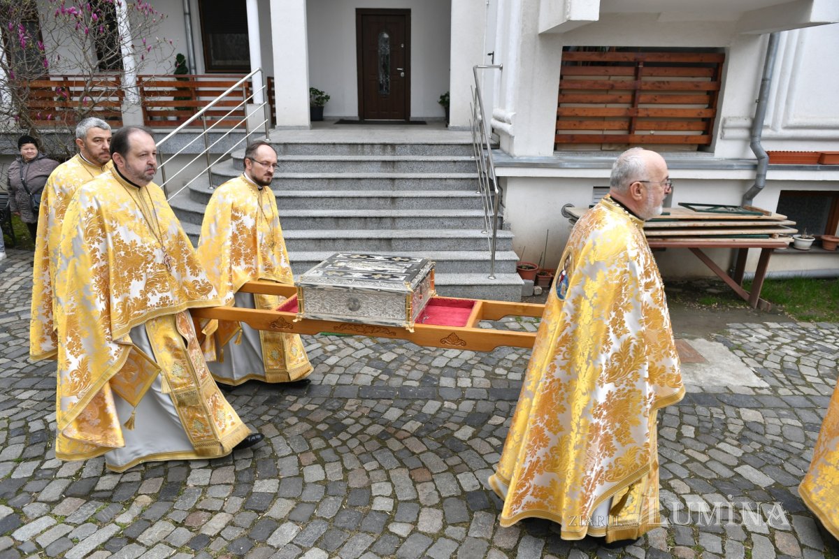 Moaștele Sfintei Cuvioase Olimpiada la o parohie din Capitală 327253