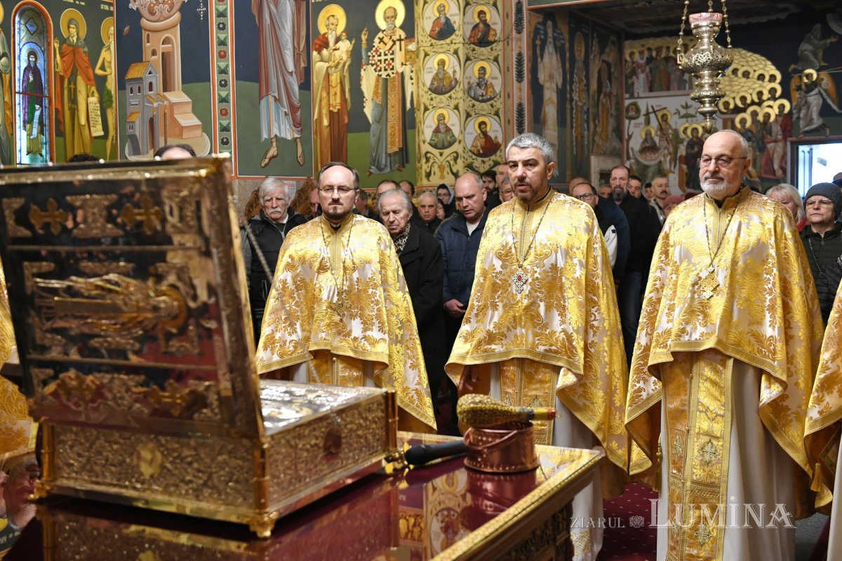 Moaștele Sfintei Cuvioase Olimpiada la o parohie din Capitală 327256