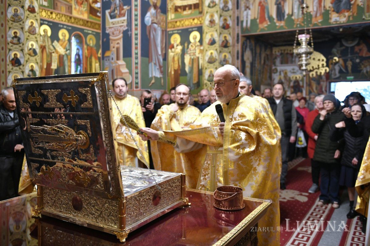 Moaștele Sfintei Cuvioase Olimpiada la o parohie din Capitală 327262