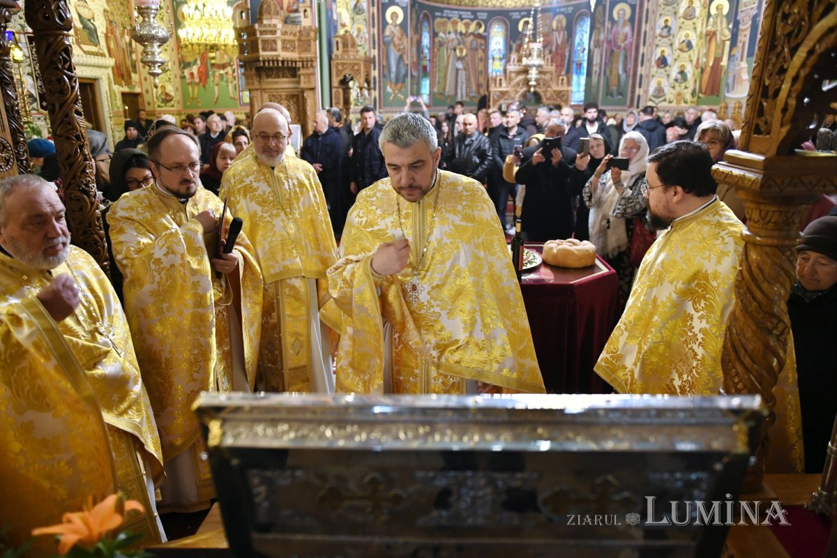 Moaștele Sfintei Cuvioase Olimpiada la o parohie din Capitală 327263