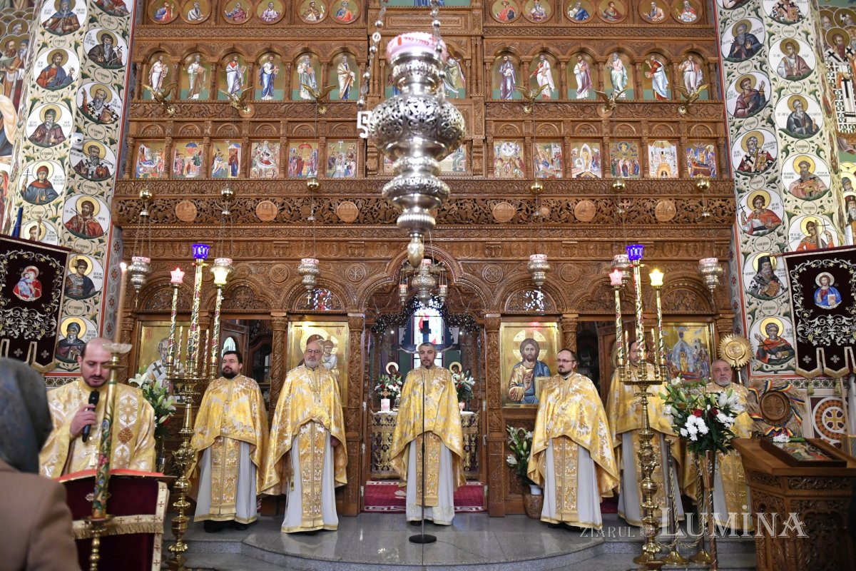 Moaștele Sfintei Cuvioase Olimpiada la o parohie din Capitală 327269