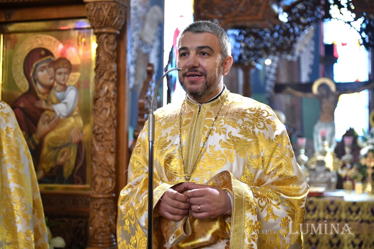 Moaștele Sfintei Cuvioase Olimpiada la o parohie din Capitală 327270