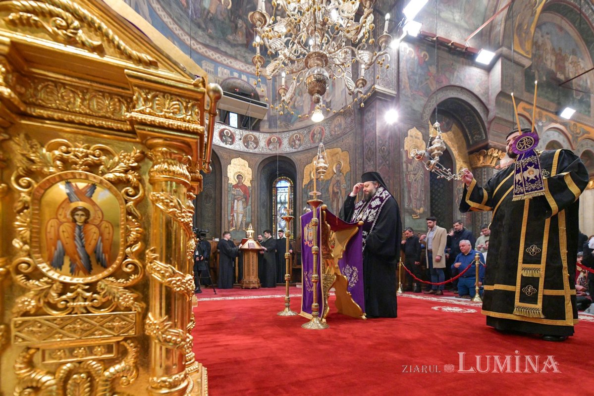 Denia Canonului Mare la Catedrala Patriarhală din București 327561