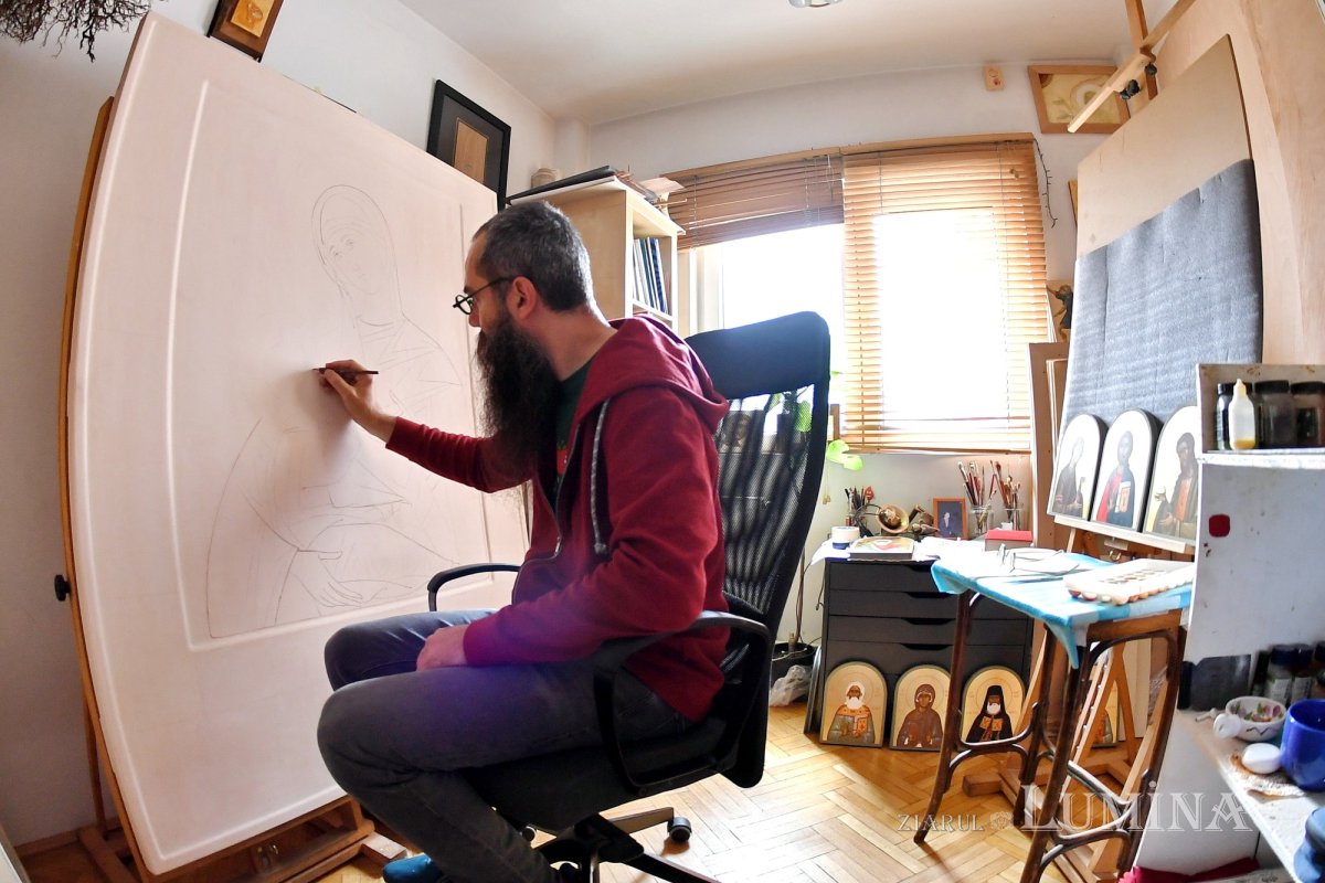 Sclipirile Luminii: Icoana, fereastră către cer 327614