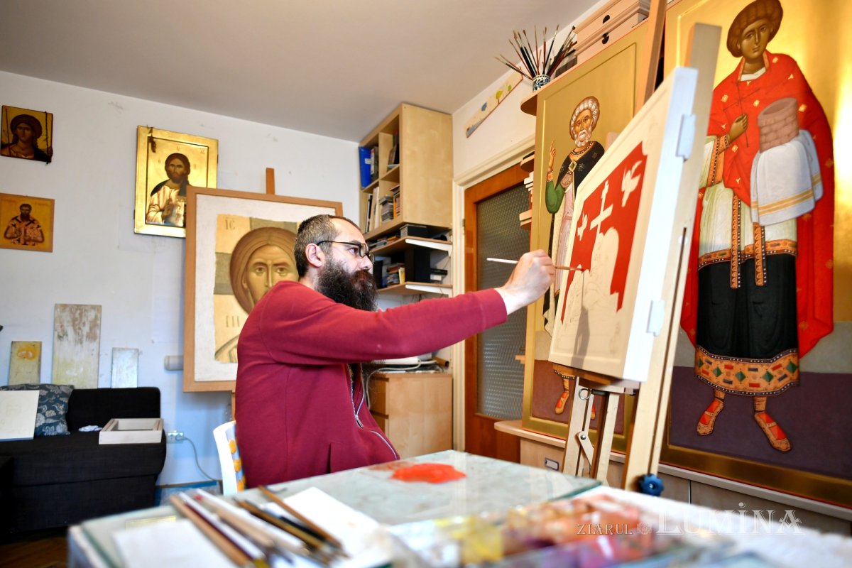 Sclipirile Luminii: Icoana, fereastră către cer 327616