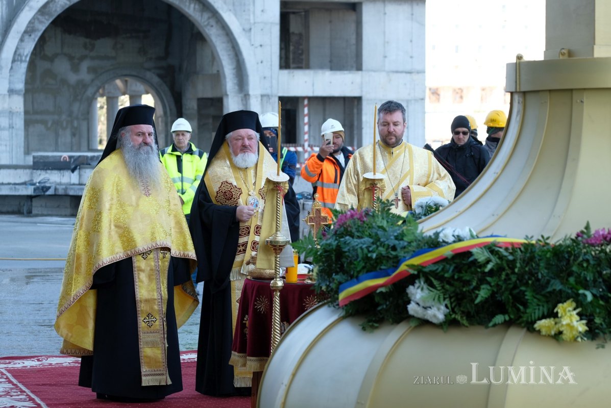 Moment istoric pe șantierul Catedralei Naţionale 327902