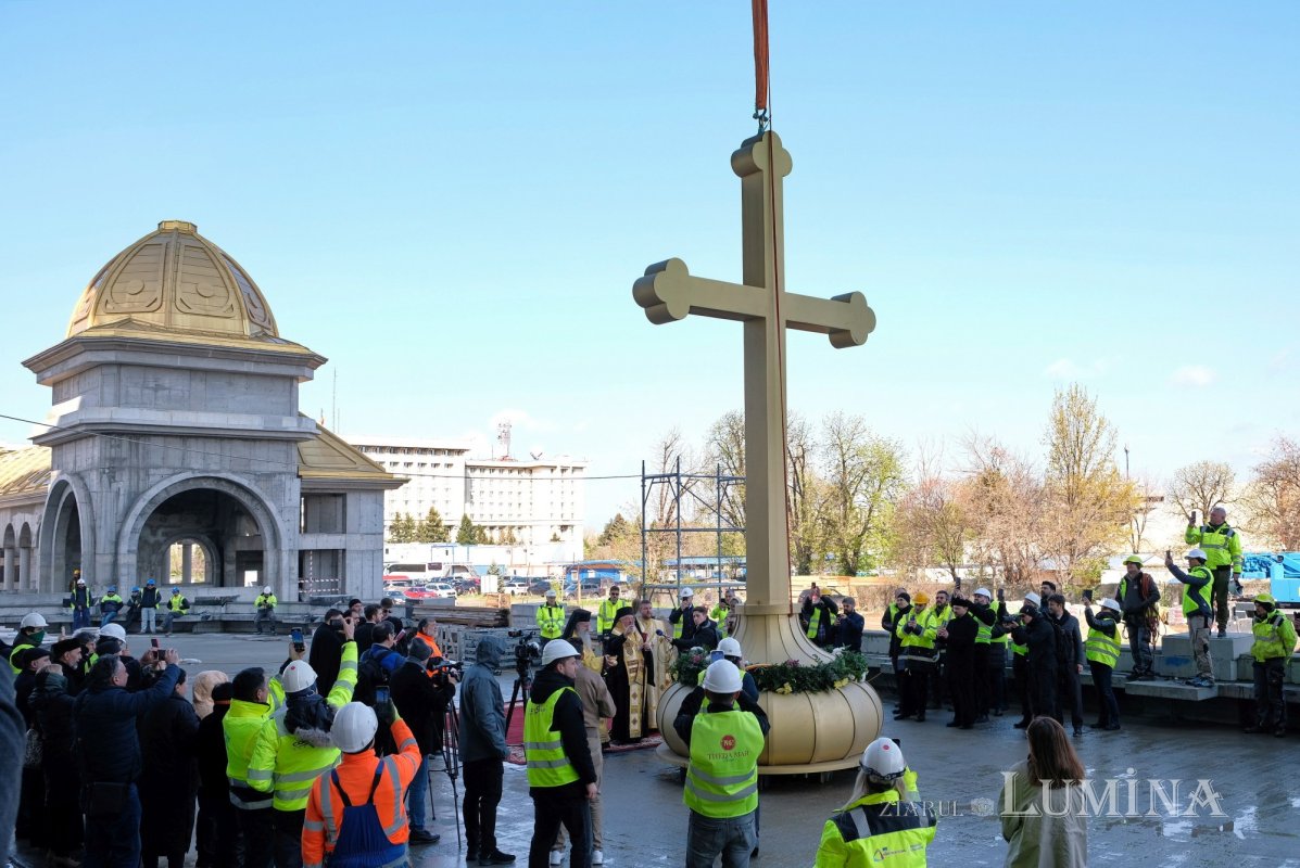 Moment istoric pe șantierul Catedralei Naţionale 327907