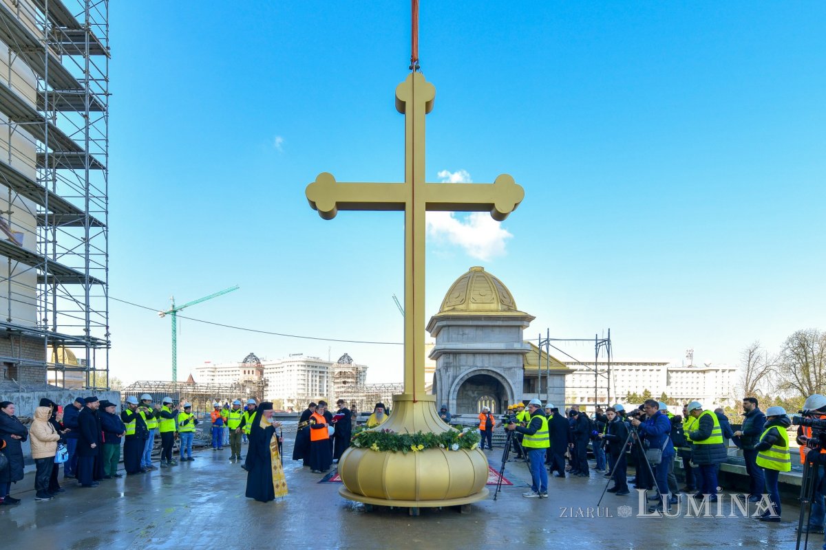 Moment istoric pe șantierul Catedralei Naţionale 327931