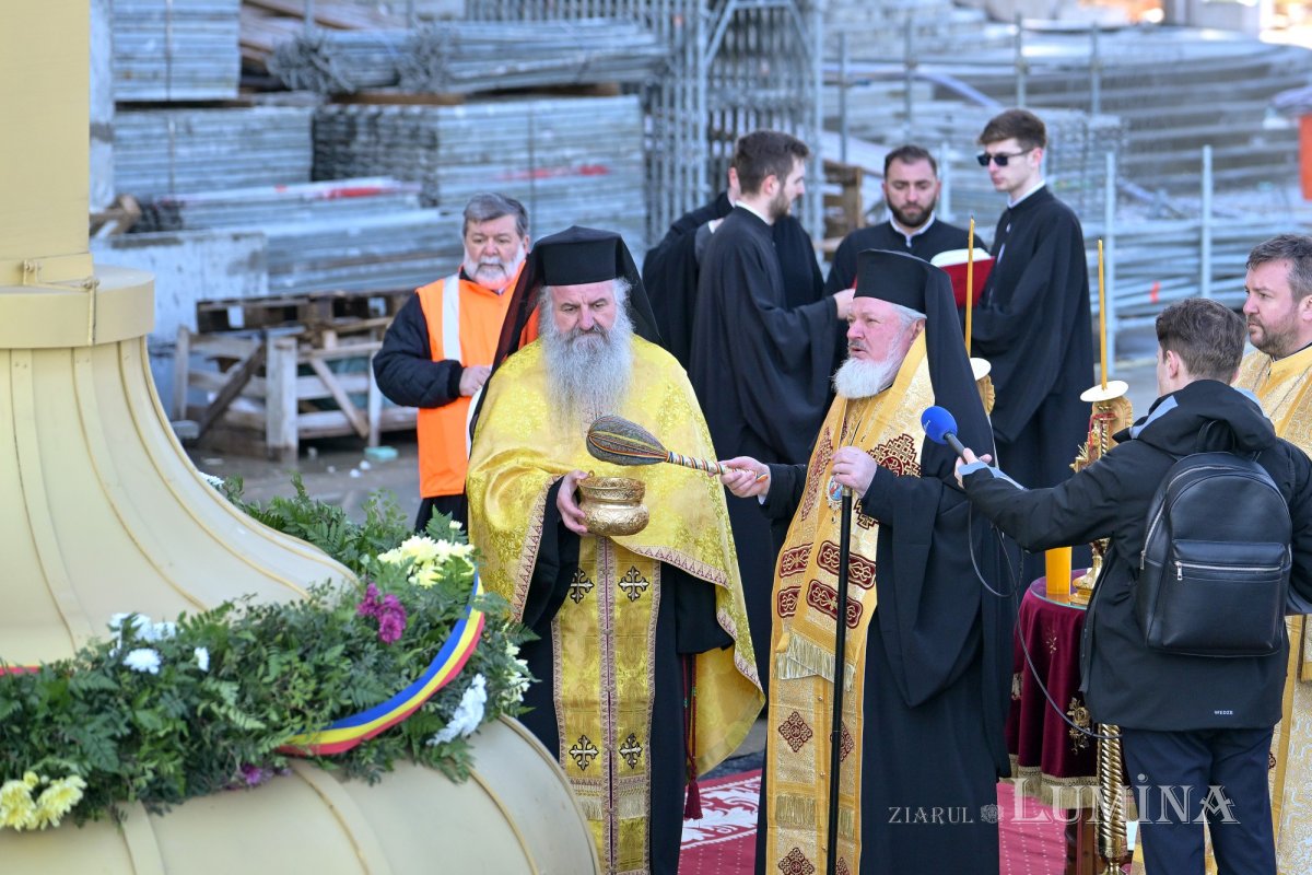 Moment istoric pe șantierul Catedralei Naţionale 327932