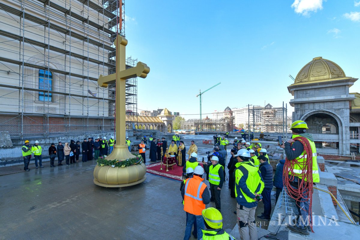 Moment istoric pe șantierul Catedralei Naţionale 327934