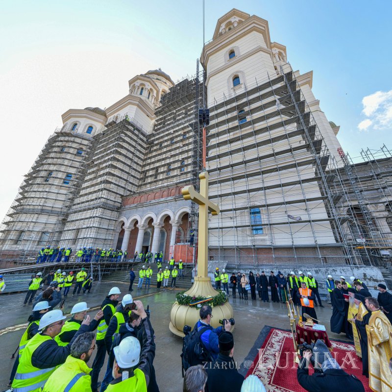 Moment istoric pe șantierul Catedralei Naţionale 327936