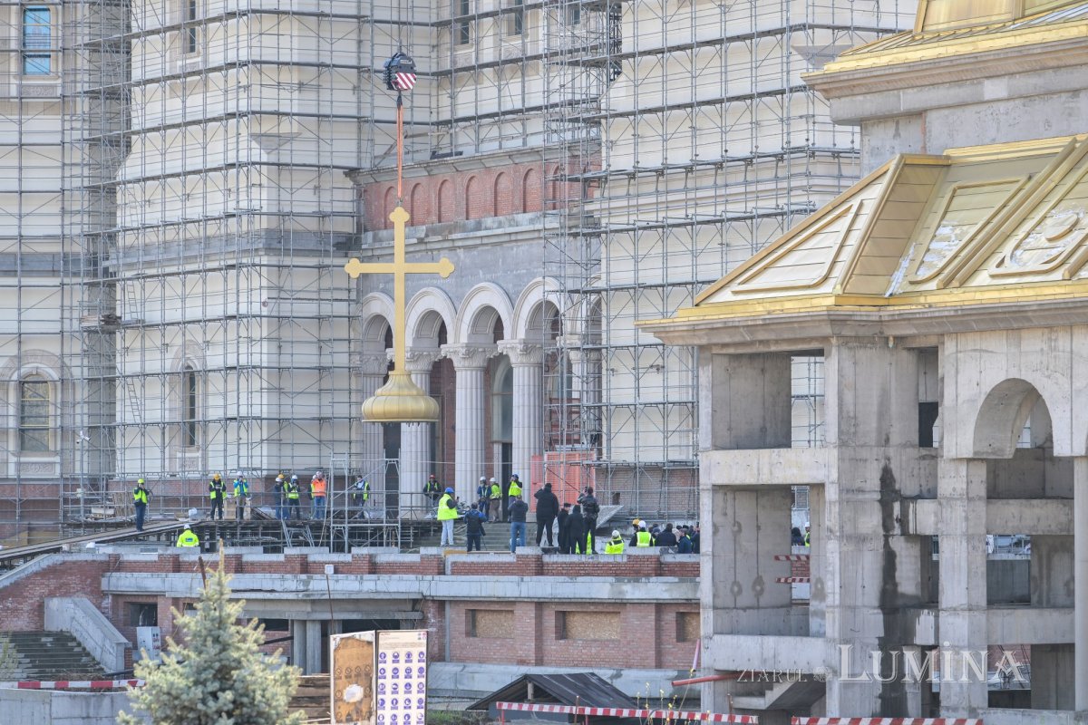 Moment istoric pe șantierul Catedralei Naţionale 327941