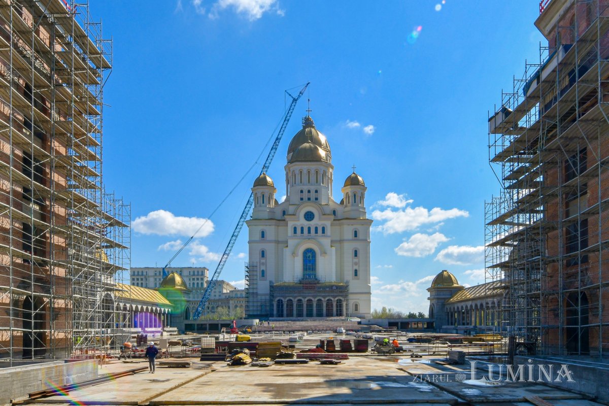 Moment istoric pe șantierul Catedralei Naţionale 327952