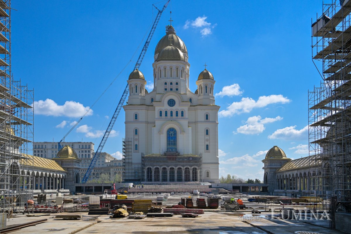 Moment istoric pe șantierul Catedralei Naţionale 327959