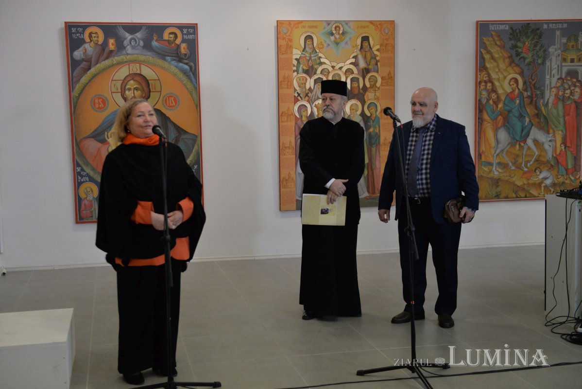 Expoziția „Apărătorii dreptei credințe” la Muzeul Satului din București  328077