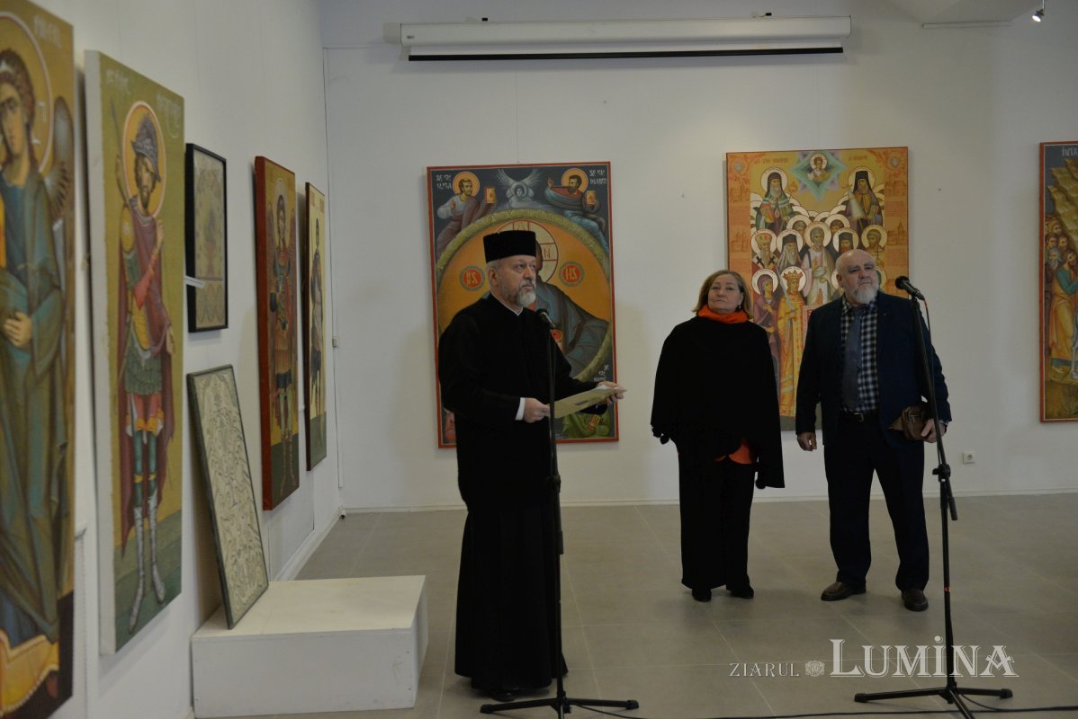 Expoziția „Apărătorii dreptei credințe” la Muzeul Satului din București  328078