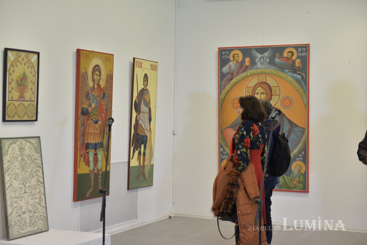 Expoziția „Apărătorii dreptei credințe” la Muzeul Satului din București  328081