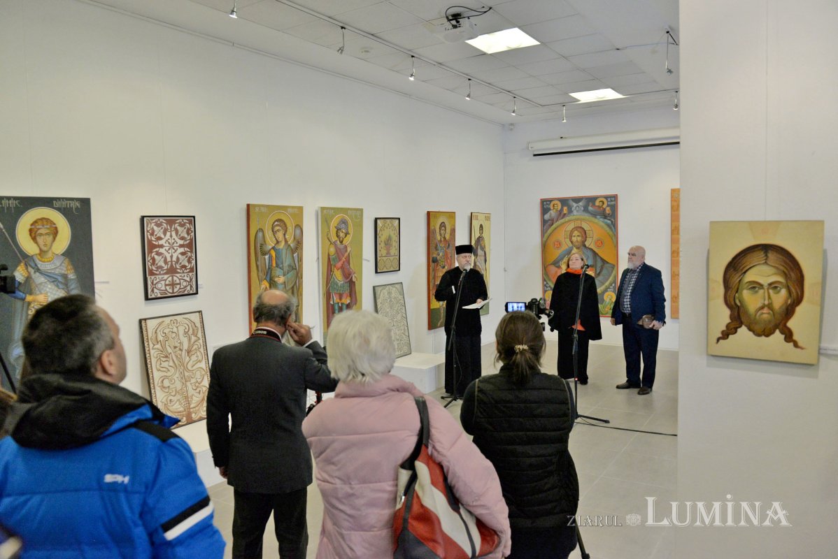 Expoziția „Apărătorii dreptei credințe” la Muzeul Satului din București  328082