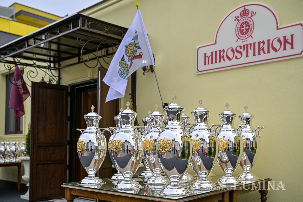 A început pregătirea Sfântului și Marelui Mir în Capitală 328650