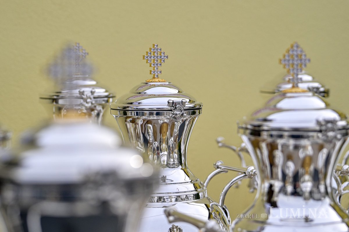 A început pregătirea Sfântului și Marelui Mir în Capitală 328651