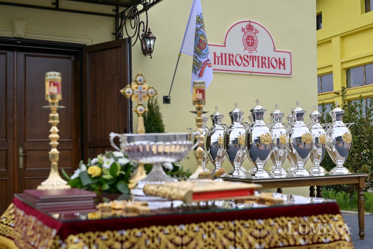 A început pregătirea Sfântului și Marelui Mir în Capitală 328654