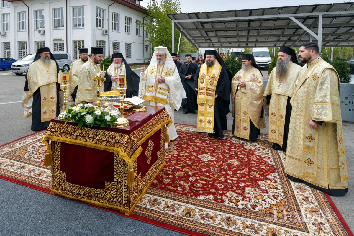 A început pregătirea Sfântului și Marelui Mir în Capitală 328658