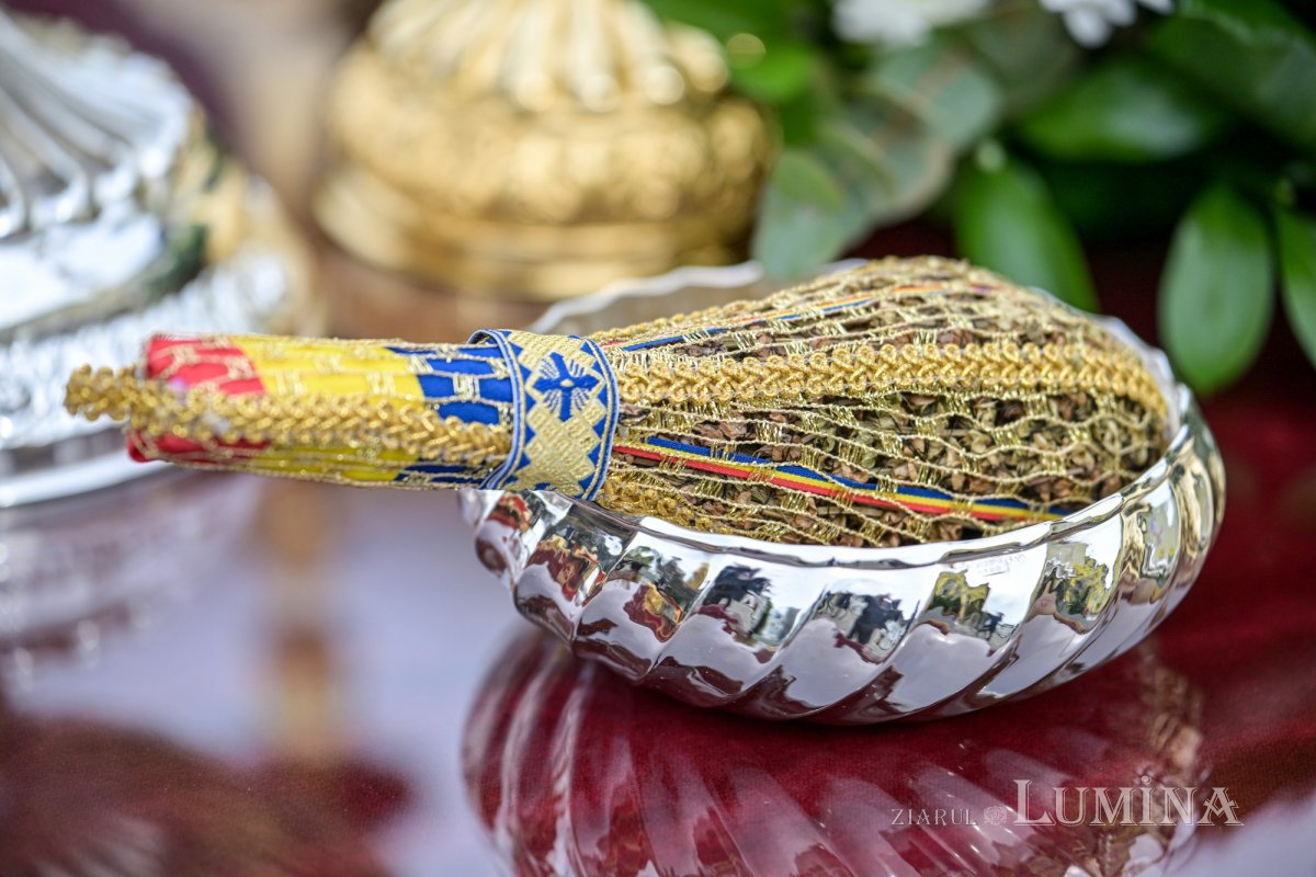 A început pregătirea Sfântului și Marelui Mir în Capitală 328659