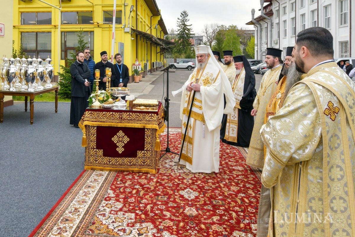 A început pregătirea Sfântului și Marelui Mir în Capitală 328678